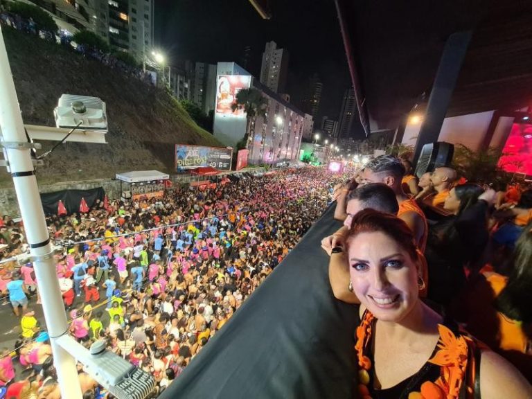 Felipe Aguiar e a esposa Alessandra Aguiar no Carnaval da Bahia 2025