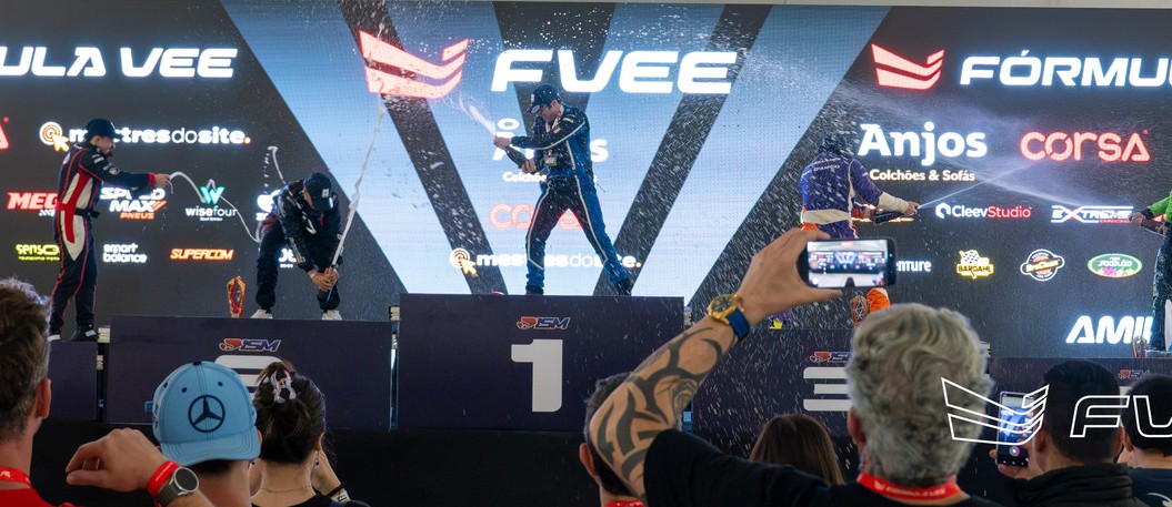 Vitória em Interlagos! Davi Osachuki é o lugar mais alto do pódio na Copa SP de Automobilismo