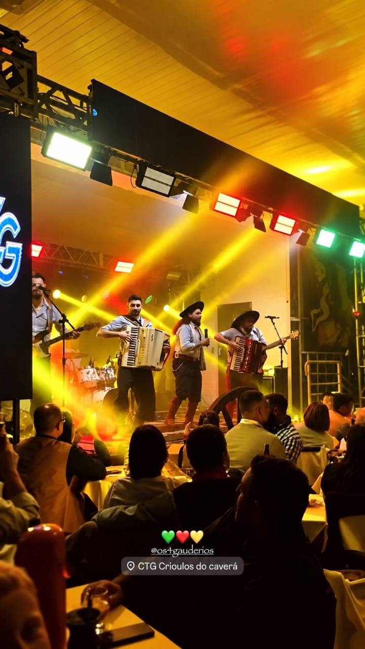 Os 4 Gaudérios na terceira noite dos Festejos Farroupilhas no CTG Crioulos do Caverá