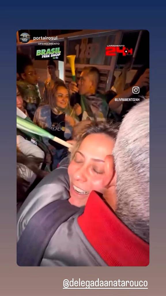 @delegadaanatarouco eleita na sua festa da vitória com os rosarienses e o coordenador de sua campanha em Rosul