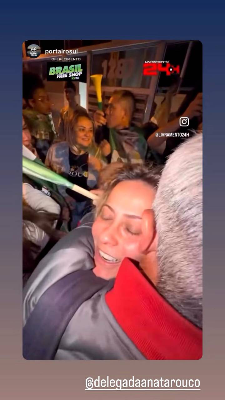 @delegadaanatarouco eleita na sua festa da vitória com os rosarienses e o coordenador de sua campanha em Rosul